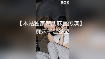   胖子传媒工作室_衣服还没脱完，就把她后入了，后入极品蜜臀内射