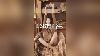 40岁熟女约我，边打游戏，一边被我后入