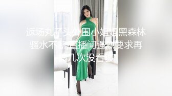 监控深夜偷拍门口的一对狗男女