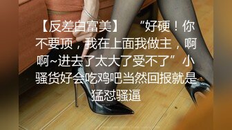 圖書館女廁褕拍,眼鏡清純碎花裙學生妹妹上廁所,肥美鮑魚