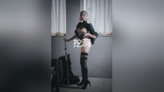 【熟女控】性感妖媚级别少妇，情趣小内衣，闺房里穿上开心露出小骚穴，揉奶，脸上乐开花！