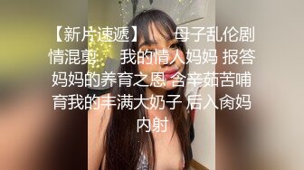 坑爹妹子女子更衣室边走边拍专挑漂亮身材好的妹子换衣服