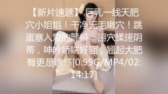  帅小伙约操长发飘飘清纯兼职美女 笑起来超甜美乖巧  脱掉衣服白嫩美乳  翘起美臀69姿势舔屌