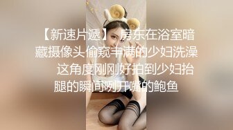 巨乳美女，观众面前使劲摇晃，礼物不停，笑容甜美~ 