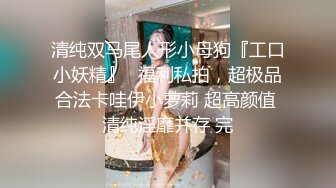 大耳环很有韵味美少妇寂寞肚子在家自慰，脱掉衣服内裤摆上假屌，地上骑乘上下套弄，插完逼逼再插菊花淫荡