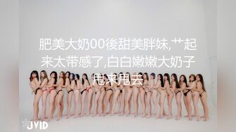 精彩福利-花了2000多元勾引成功的离异白嫩美少妇带到酒店啪啪,很久没被操了,干起来很配合,边干边直播,国语!