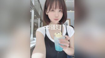 漂亮美女3P 衣服脱了 一个一个来 绿帽男友让工友排队在卫生间尝鲜女友的小骚逼 撅着屁屁操的表情超享受