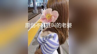 【新片速遞】 大奶黑丝美女辣妹伺候两个小哥激情啪啪，口交足交乳交，让小哥道具玩逼，无套抽插爆草，床上床下各种抽插[1.8G/MP4/01:41:00]